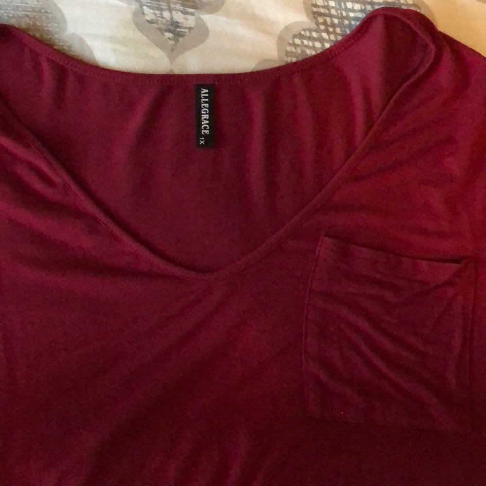 Deep red tunic - Picture 2 of 2